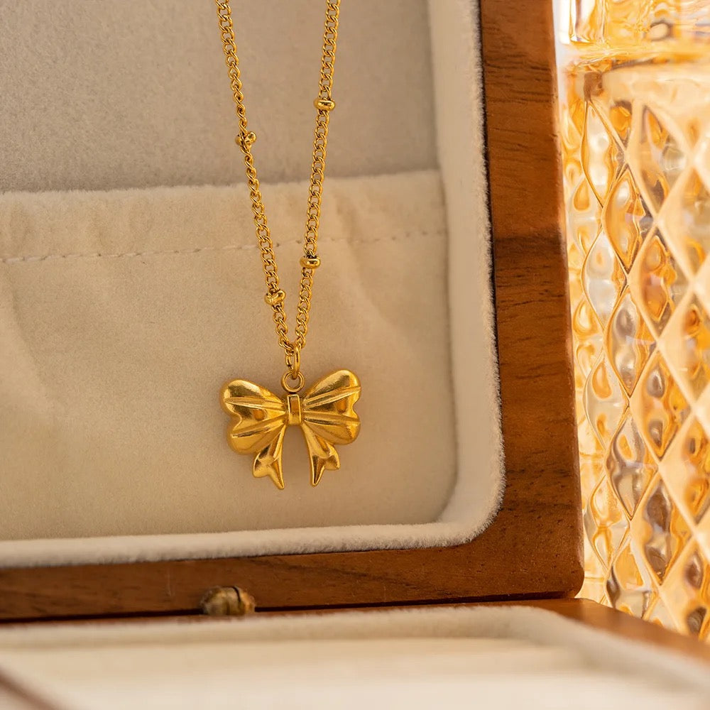 Little Bow Necklace